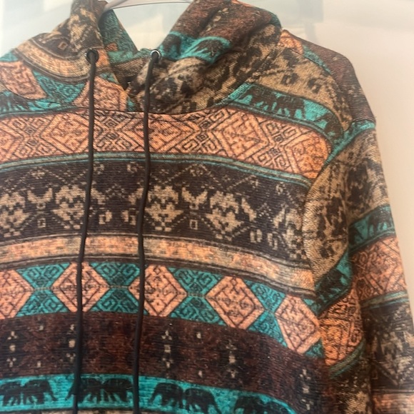 Southwestern / mountain vibes hooded fleece pullover large - Picture 2 of 3